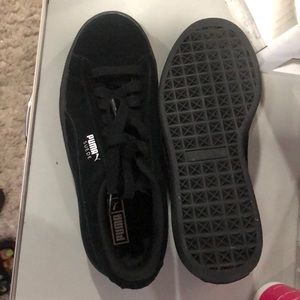 Puma  Black Suede children sneakers. Size 4.5